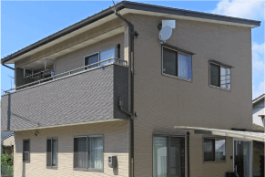 雨で工事が長引きましたが、職人さんたちが手際よく働いてくれて、仕上がりにも大満足です。